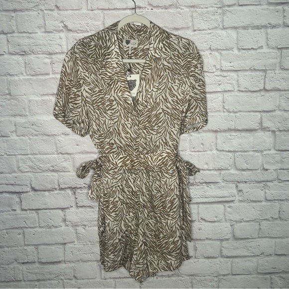 LITA By Ciara Utility Belted Romper in Neutral Tiger Print NWT - Picture 5 of 16